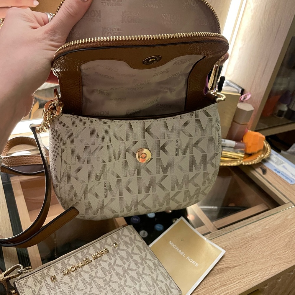Michael Kors Brown and Cream Women's crossbody Bag and wallet w/ gold hardware. - Picture 2 of 8